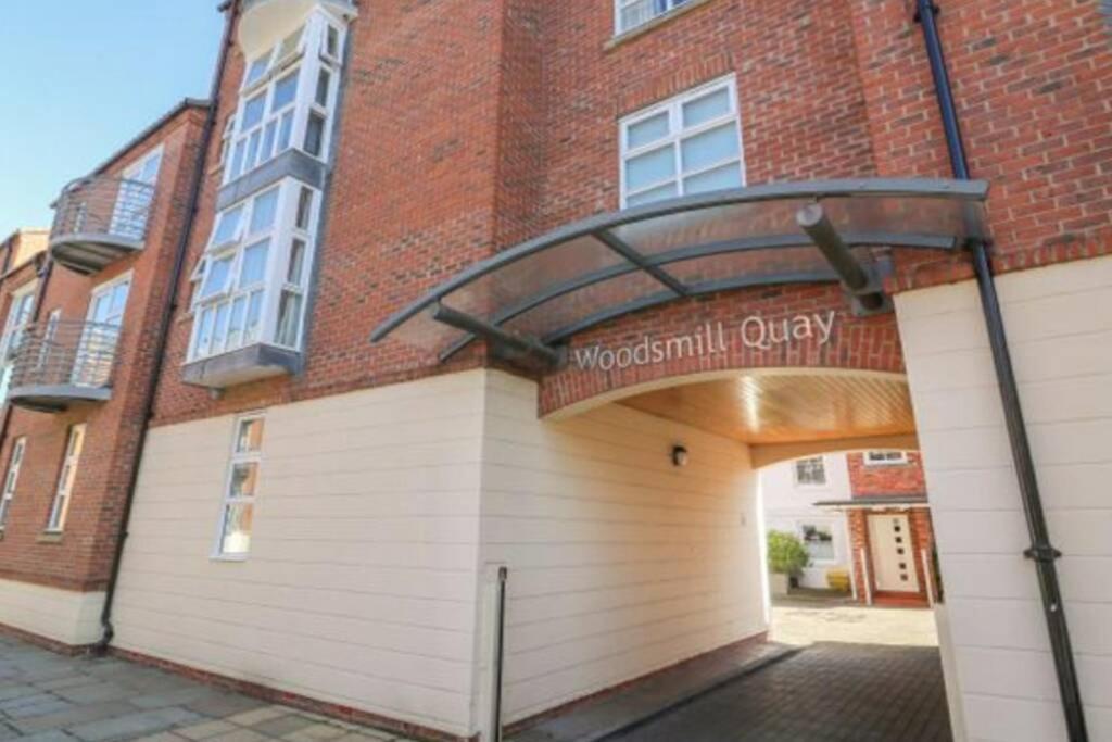 The Riverside At Woodsmill Quay With Parking York Exterior foto